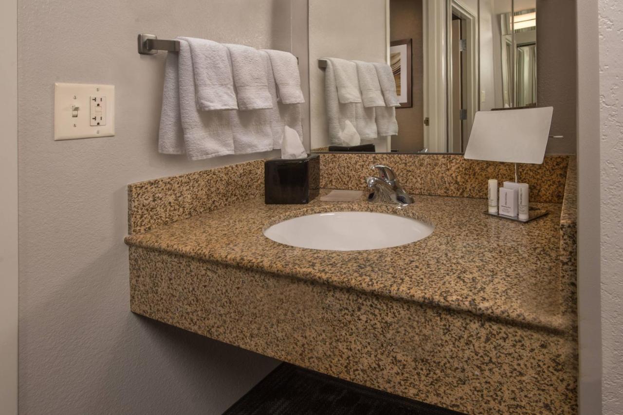 King Room with Sofa Bed - Hearing Accessible at Courtyard by Marriott Dulles Town Center