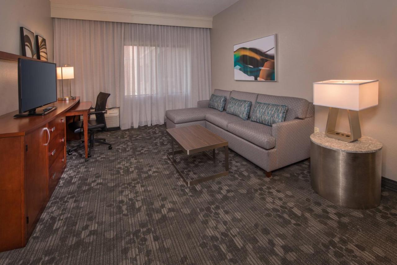 King Suite with Sofa Bed at Courtyard by Marriott Dulles Town Center