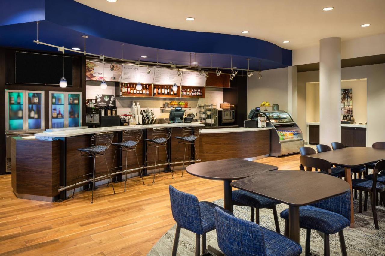 | Courtyard by Marriott Fort Lauderdale Airport & Cruise Port