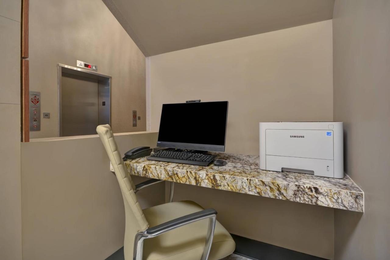 | Residence Inn by Marriott New Orleans French Quarter Area/Cen B