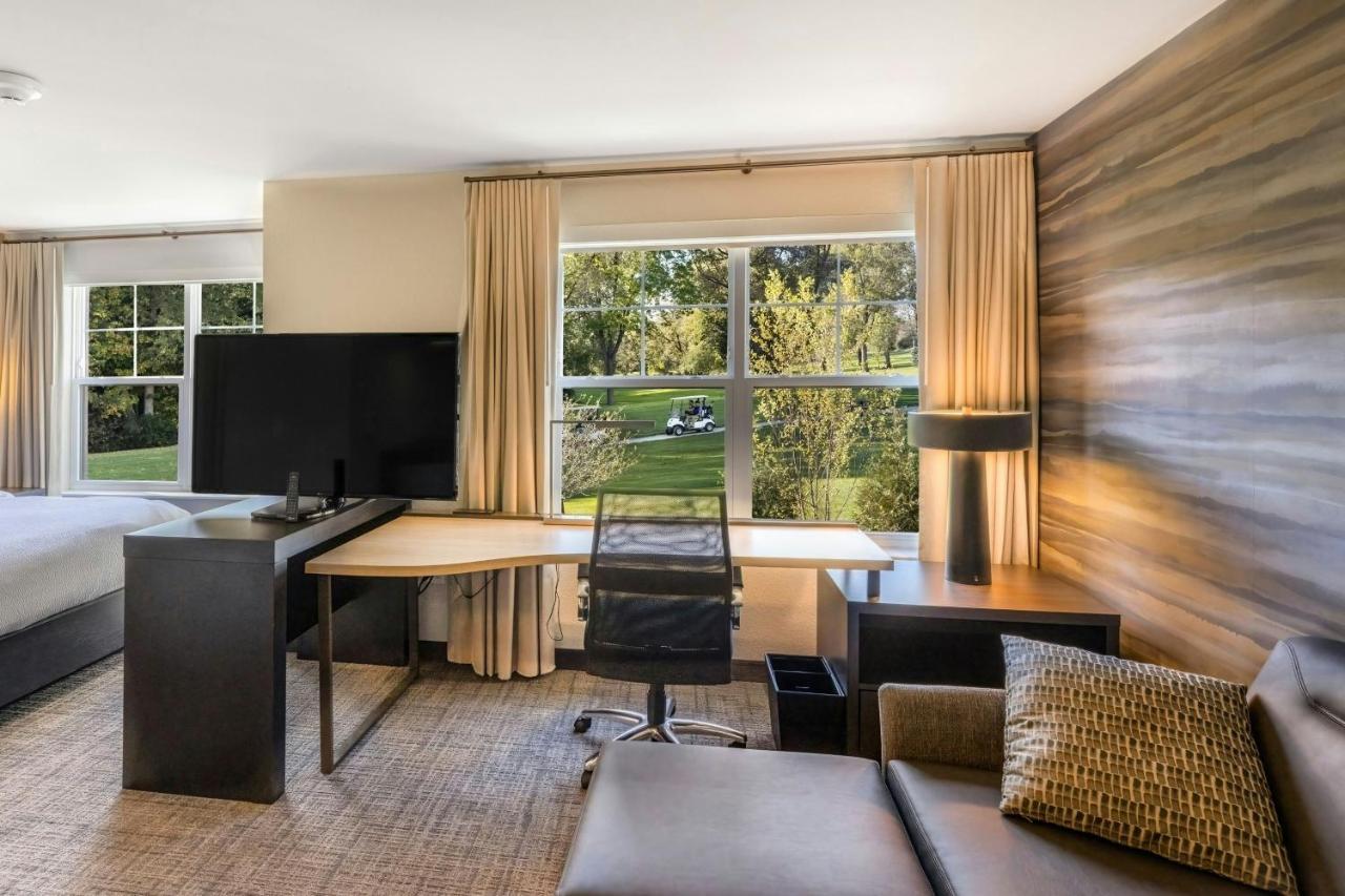 1 Bedroom Suite, 1 King, Sofa bed, Golf view at Residence Inn By Marriott Milwaukee Brookfield
