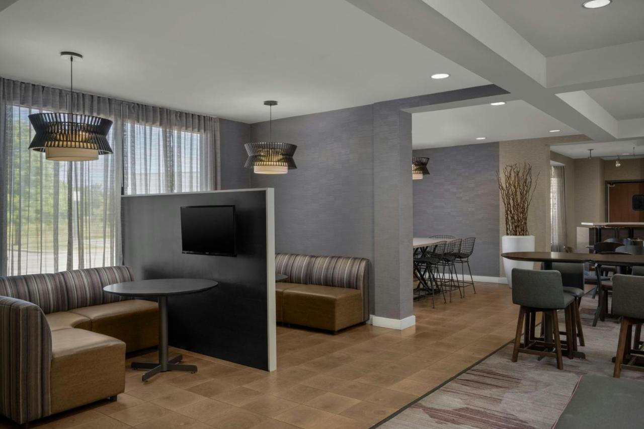 | Courtyard Indianapolis Northwest