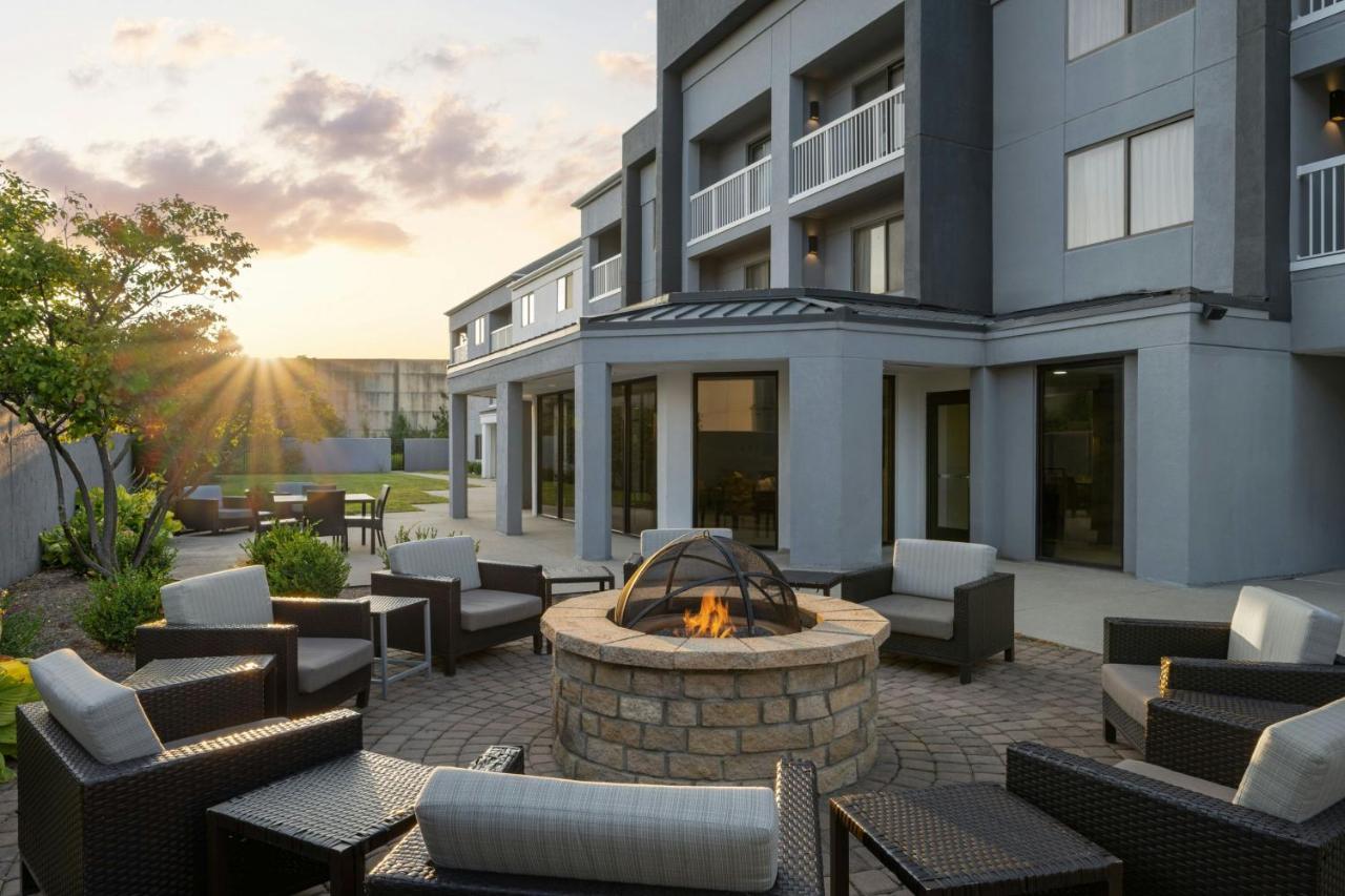 | Courtyard Indianapolis Northwest