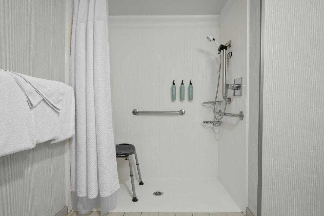 | Courtyard Indianapolis Northwest