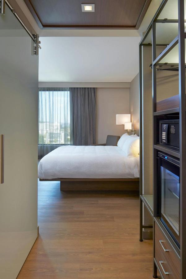 Deluxe King Room at AC Hotel by Marriott Seattle Bellevue/Downtown