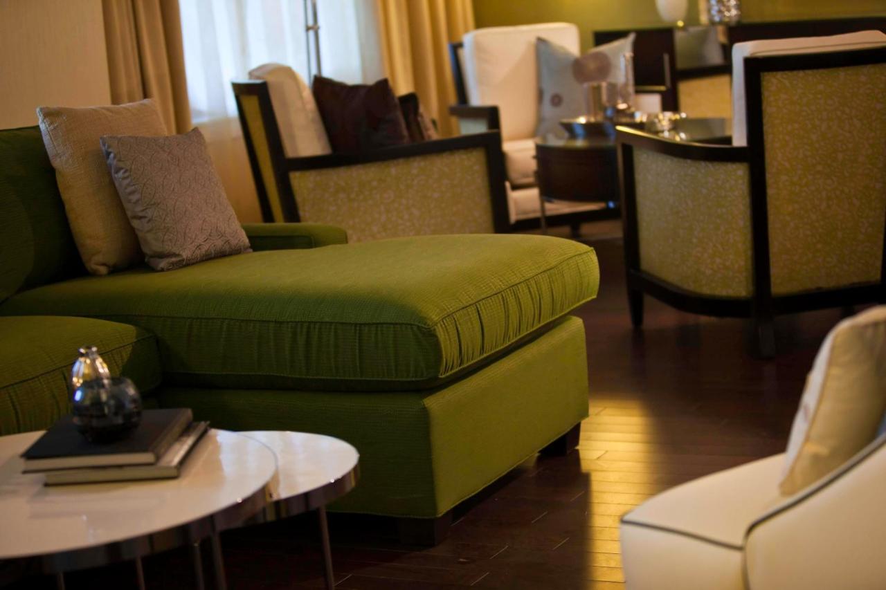  | Renaissance Arlington Capital View Hotel