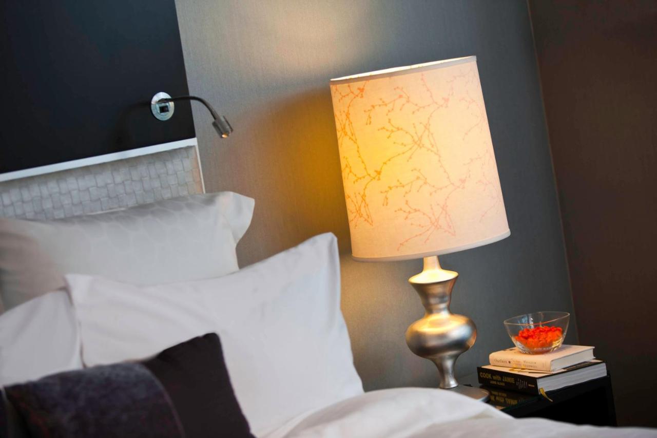  | Renaissance Arlington Capital View Hotel