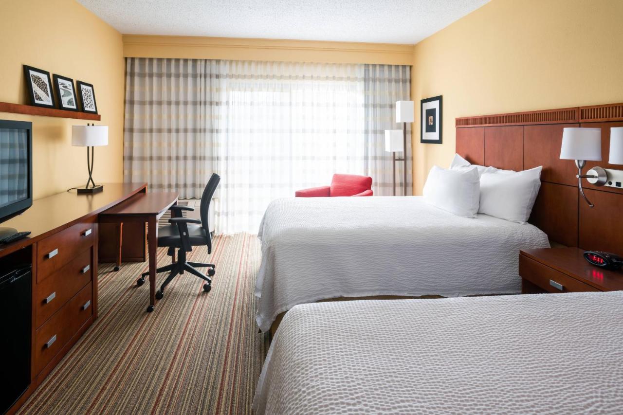 Double Room with Two Double Beds - Hearing Accessible at Courtyard by Marriott Indianapolis Airport