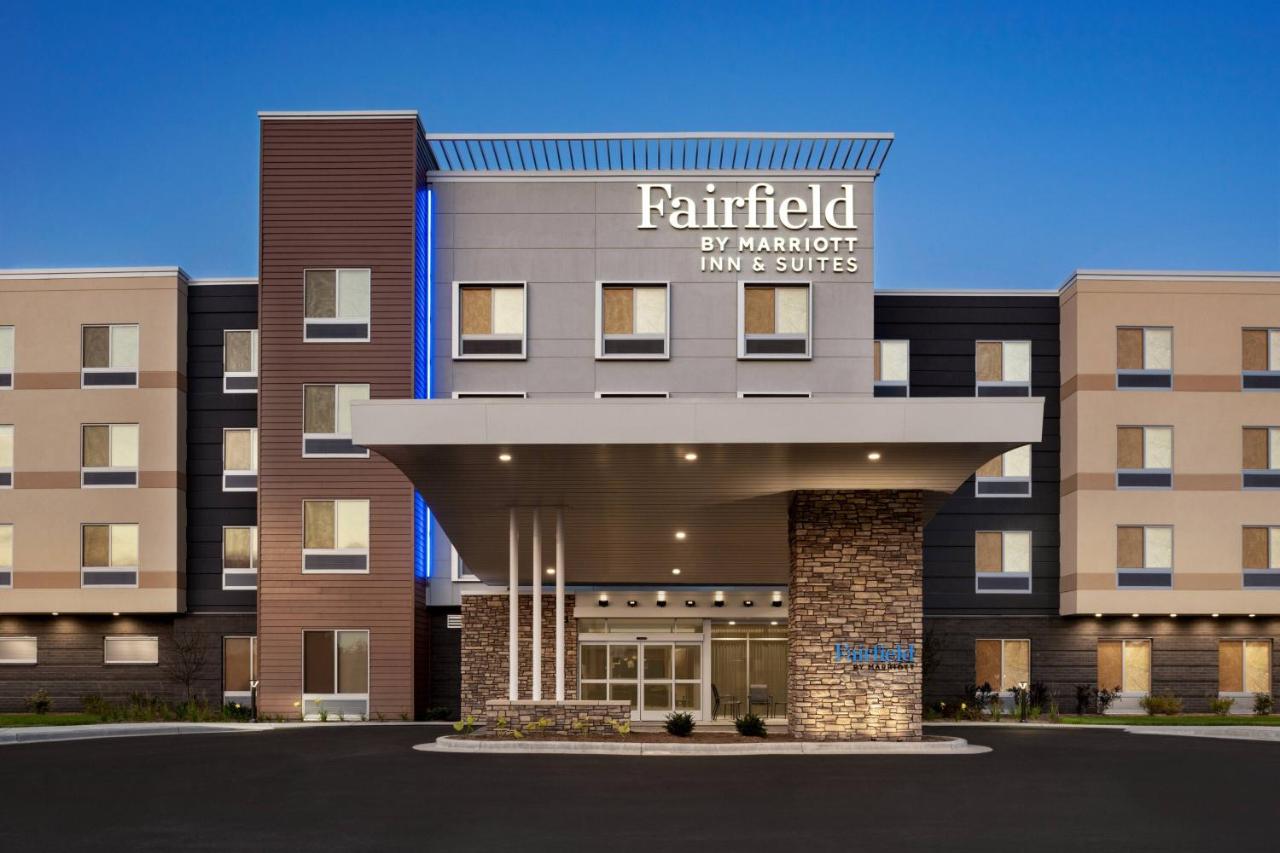 | Fairfield Inn & Suites by Marriott Milwaukee West
