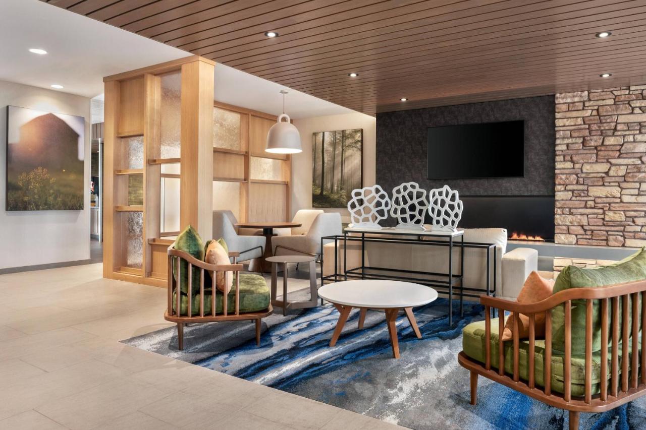 | Fairfield Inn & Suites by Marriott Milwaukee West