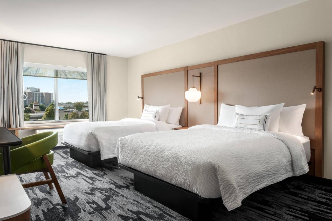 | Fairfield Inn & Suites by Marriott Milwaukee West