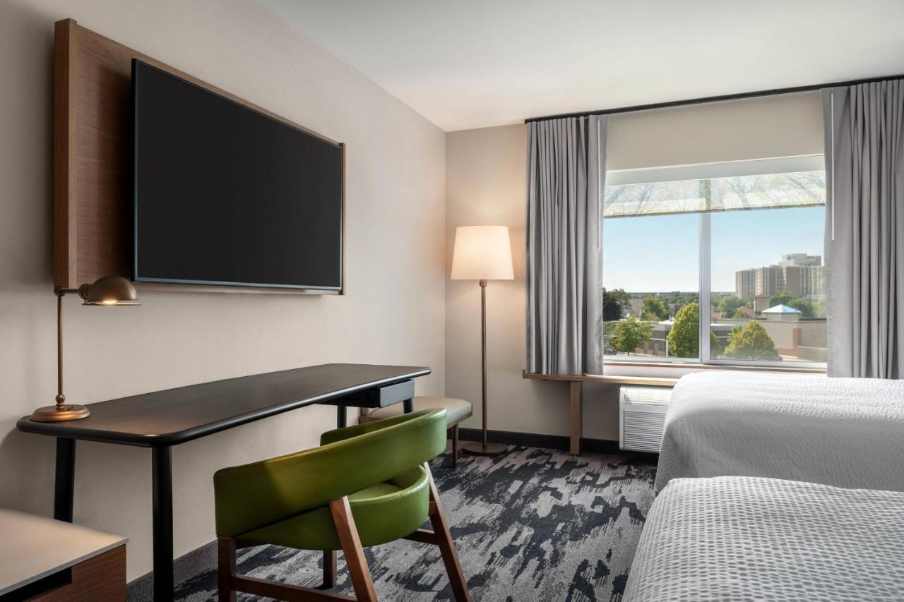 | Fairfield Inn & Suites by Marriott Milwaukee West