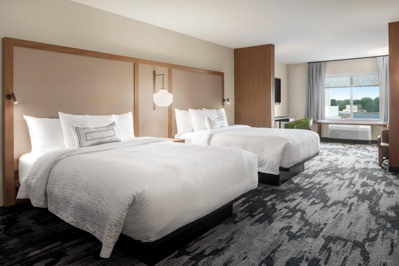 | Fairfield Inn & Suites by Marriott Milwaukee West