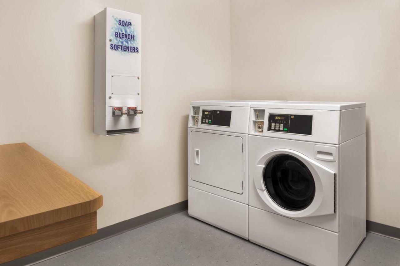  | Fairfield Inn & Suites by Marriott Milwaukee West