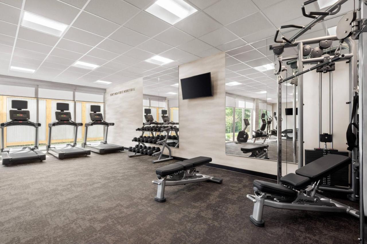 | Fairfield Inn & Suites by Marriott Milwaukee West