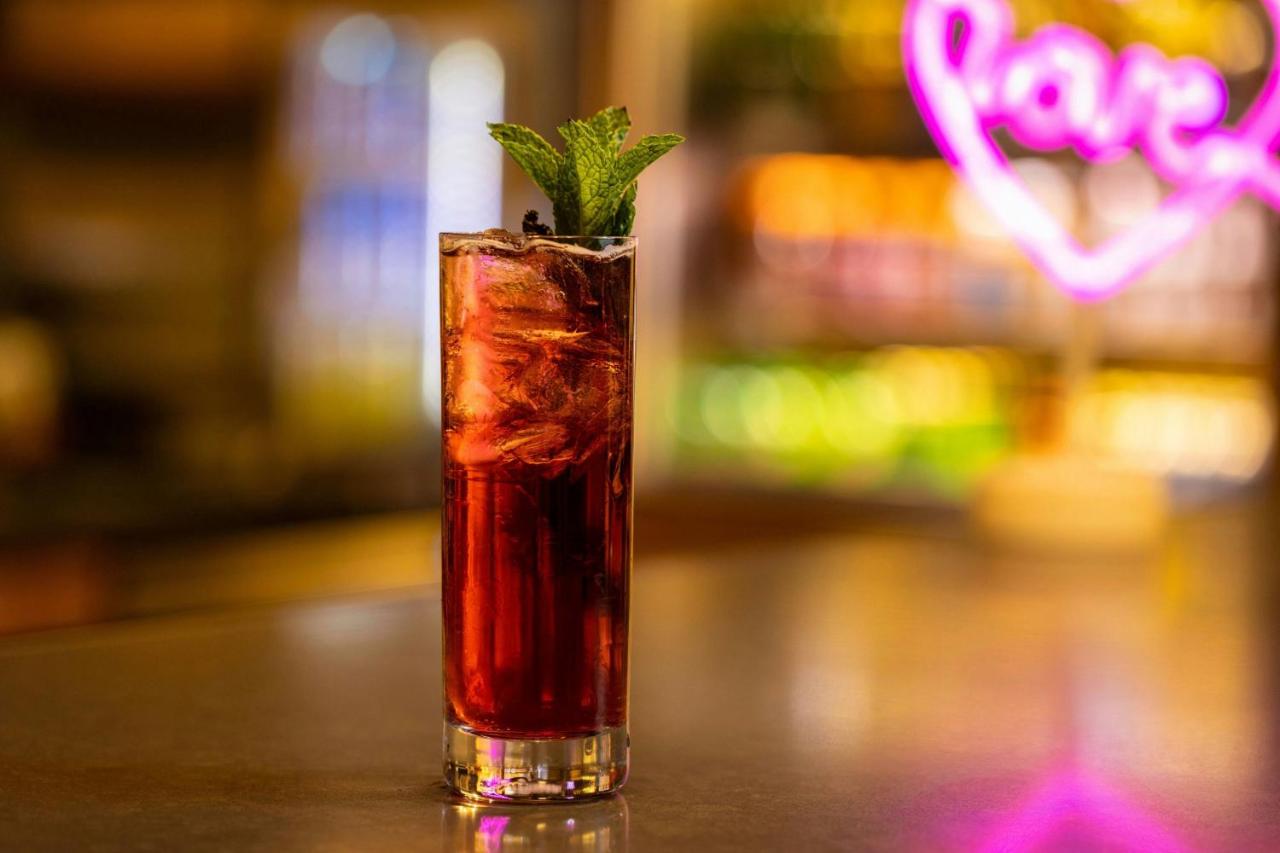 | Moxy Washington, DC Downtown