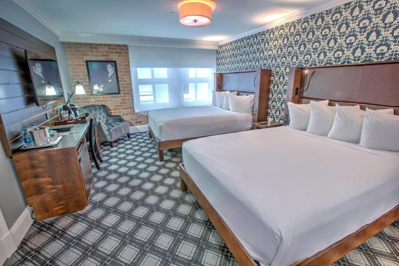 Deluxe Queen Room at Q&C Hotel and Bar, New Orleans, Autograph Collection