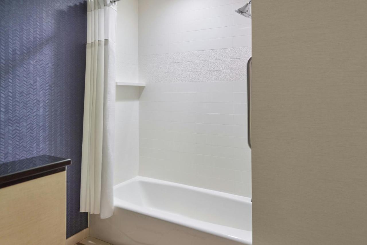 | Fairfield Inn & Suites by Marriott Jackson