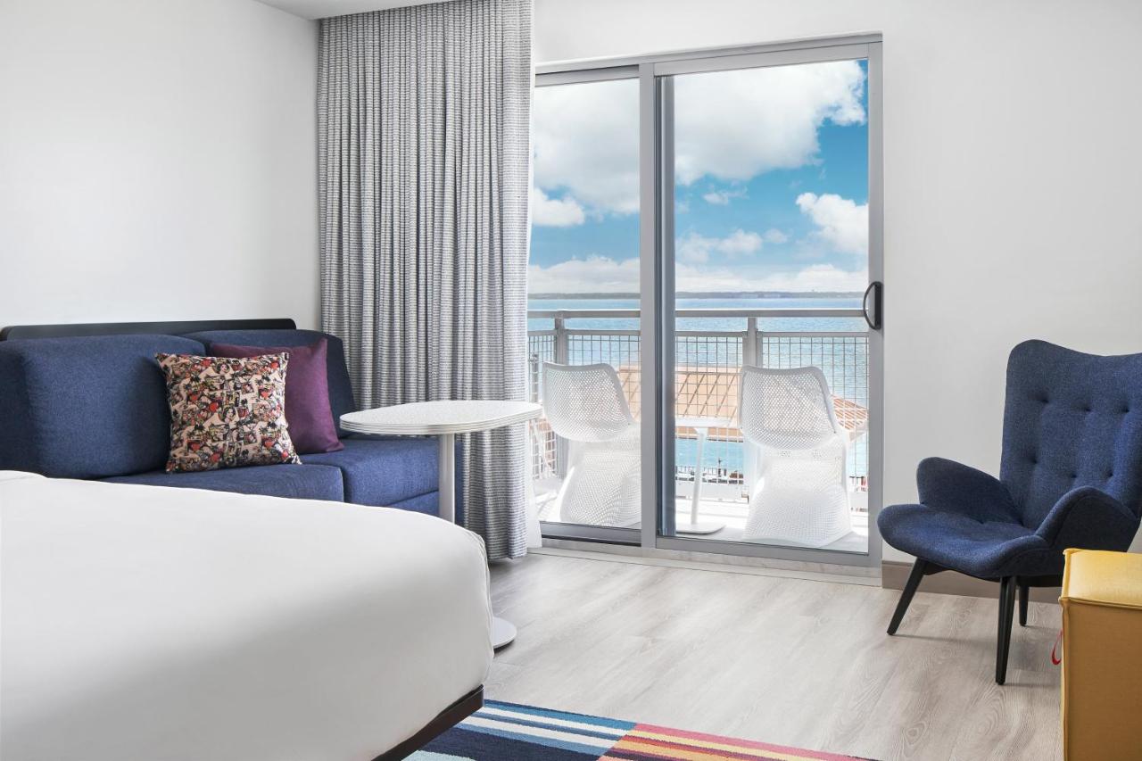Guest room, 1 King, Sofa bed, Waterfront, Corner room at Aloft by Marriott Ocean City