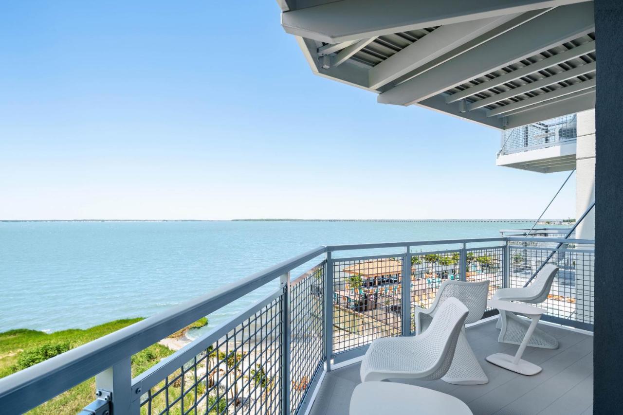 Guest room, 1 King, Sofa bed, Waterfront, Corner room at Aloft by Marriott Ocean City
