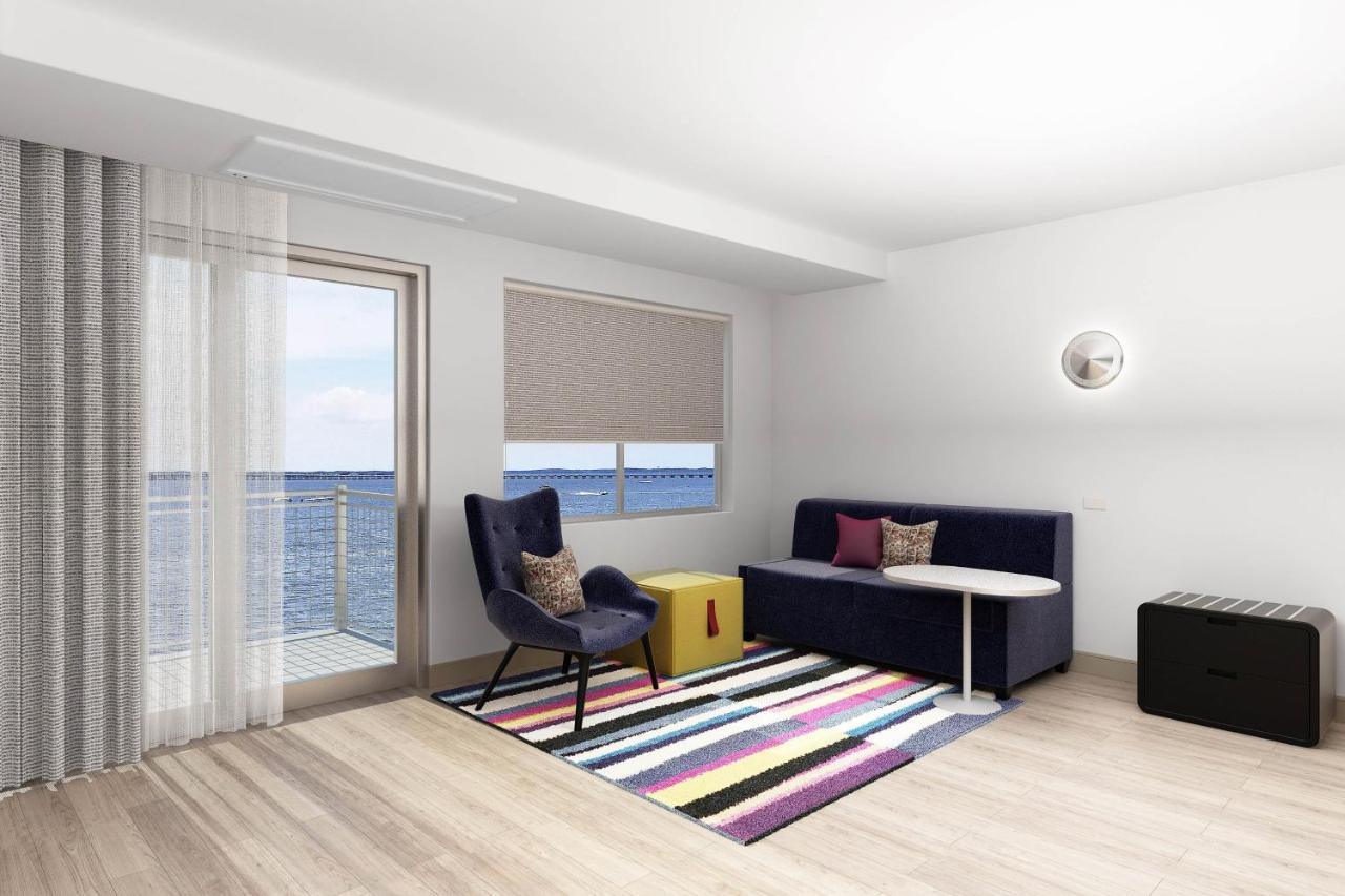 Guest room, 1 King, Sofa bed, Waterfront, Corner room at Aloft by Marriott Ocean City