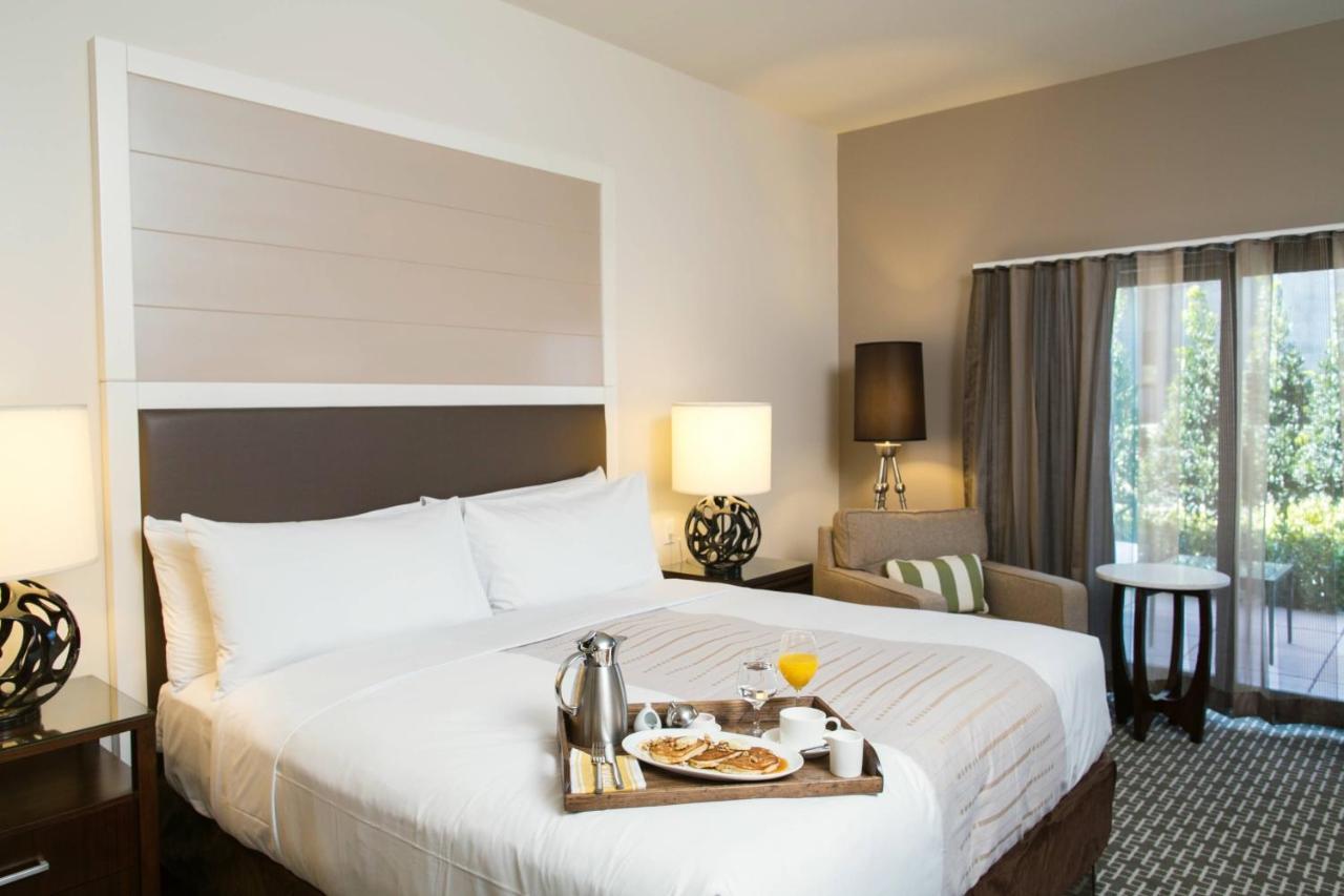 | Epicurean Hotel, Autograph Collection