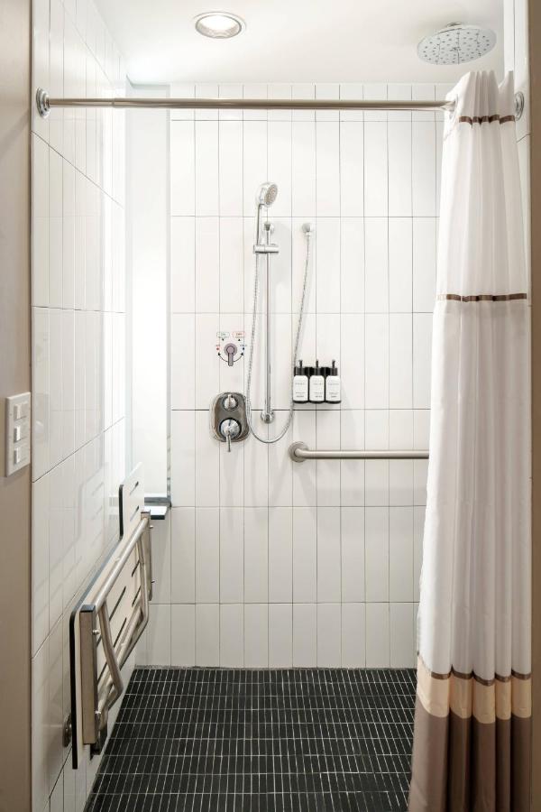 | Epicurean Hotel, Autograph Collection