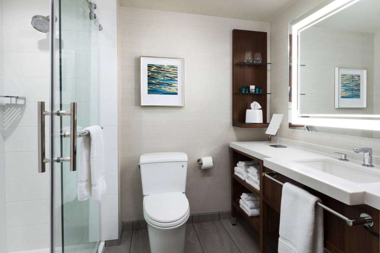 Guest room, 2 Queen, River view at South Sioux City Marriott Riverfront