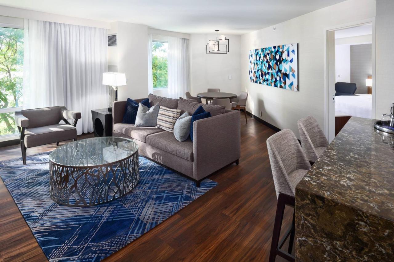 Executive Suite, 1 King, River view at South Sioux City Marriott Riverfront
