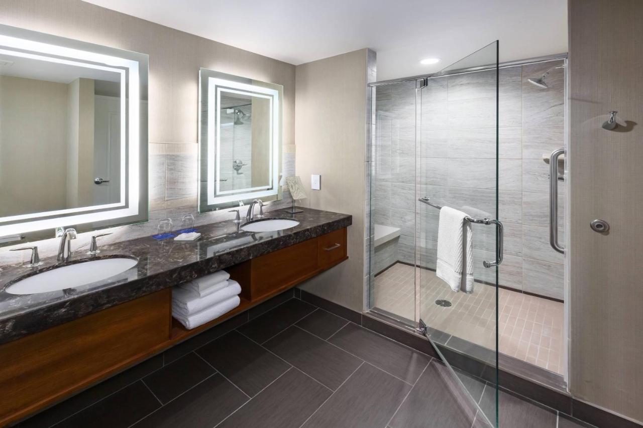 Executive Suite, 1 King, River view at South Sioux City Marriott Riverfront
