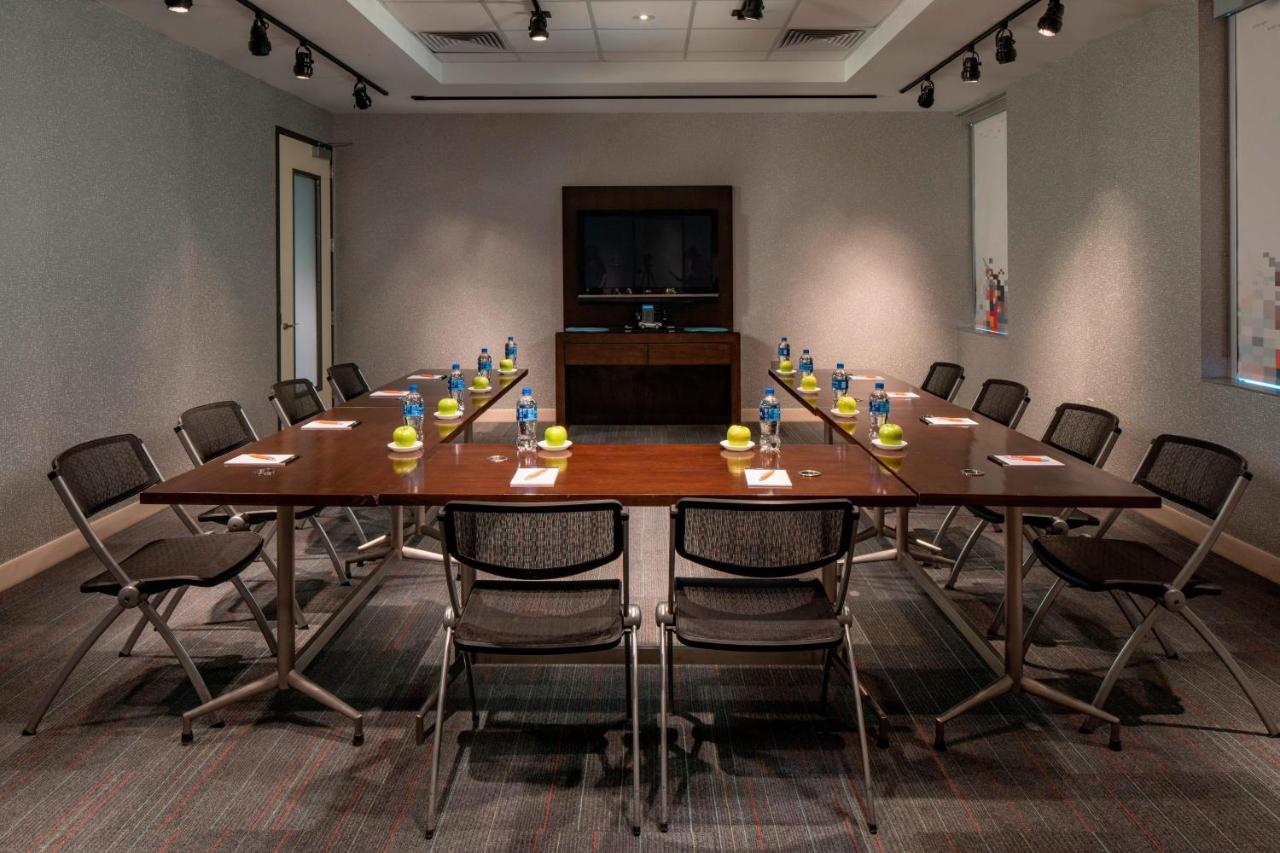 | Aloft Rogers - Bentonville
