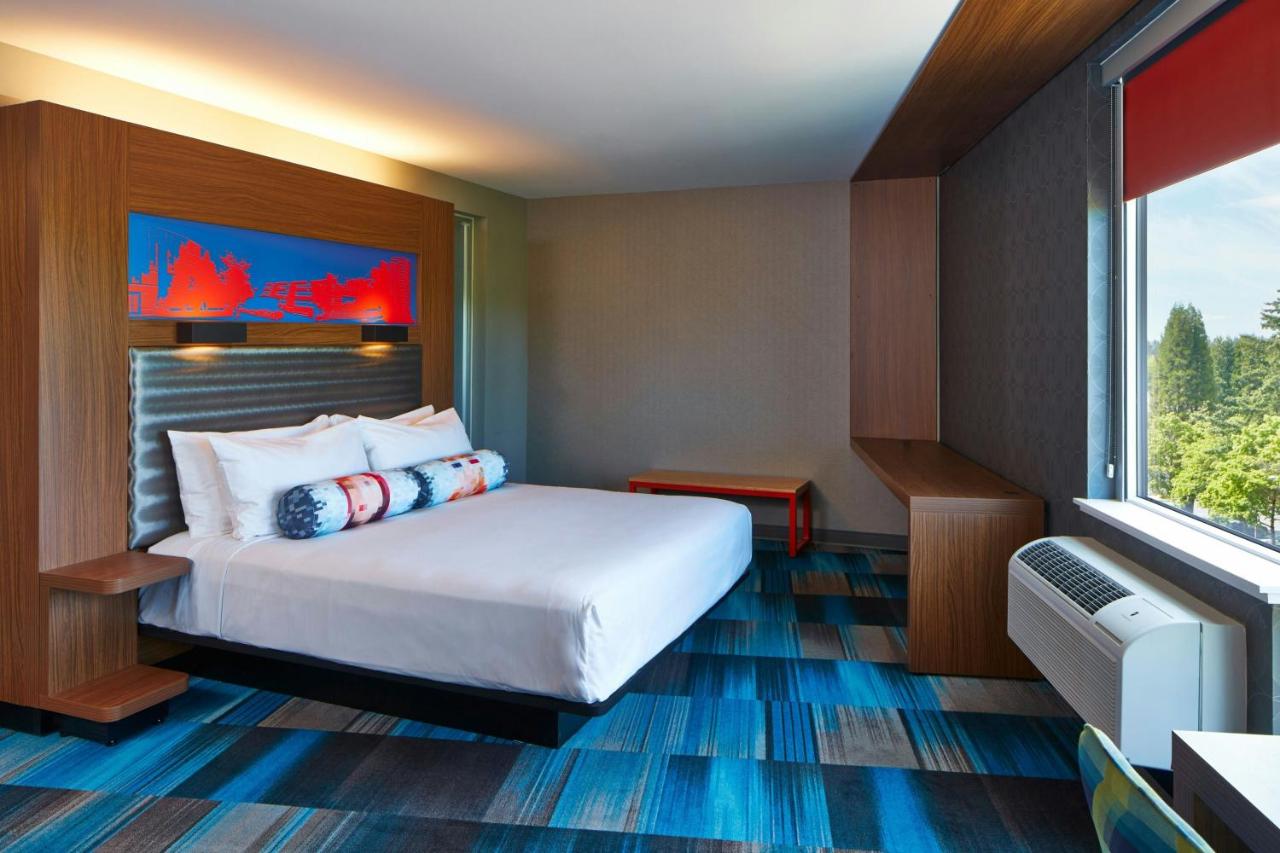 Savvy, Larger Guest room, 1 King at Aloft by Marriott Seattle Redmond