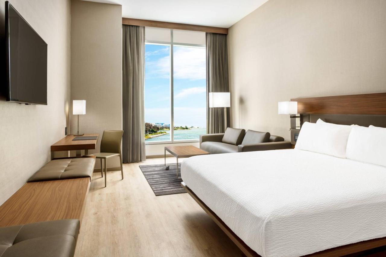 Guest Room, 1 King, Sofabed, Bay View at AC Hotel by Marriott San Francisco Airport Oyster Point/Waterfront