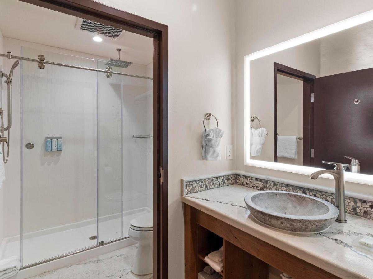 | Bluff Dwellings Resort