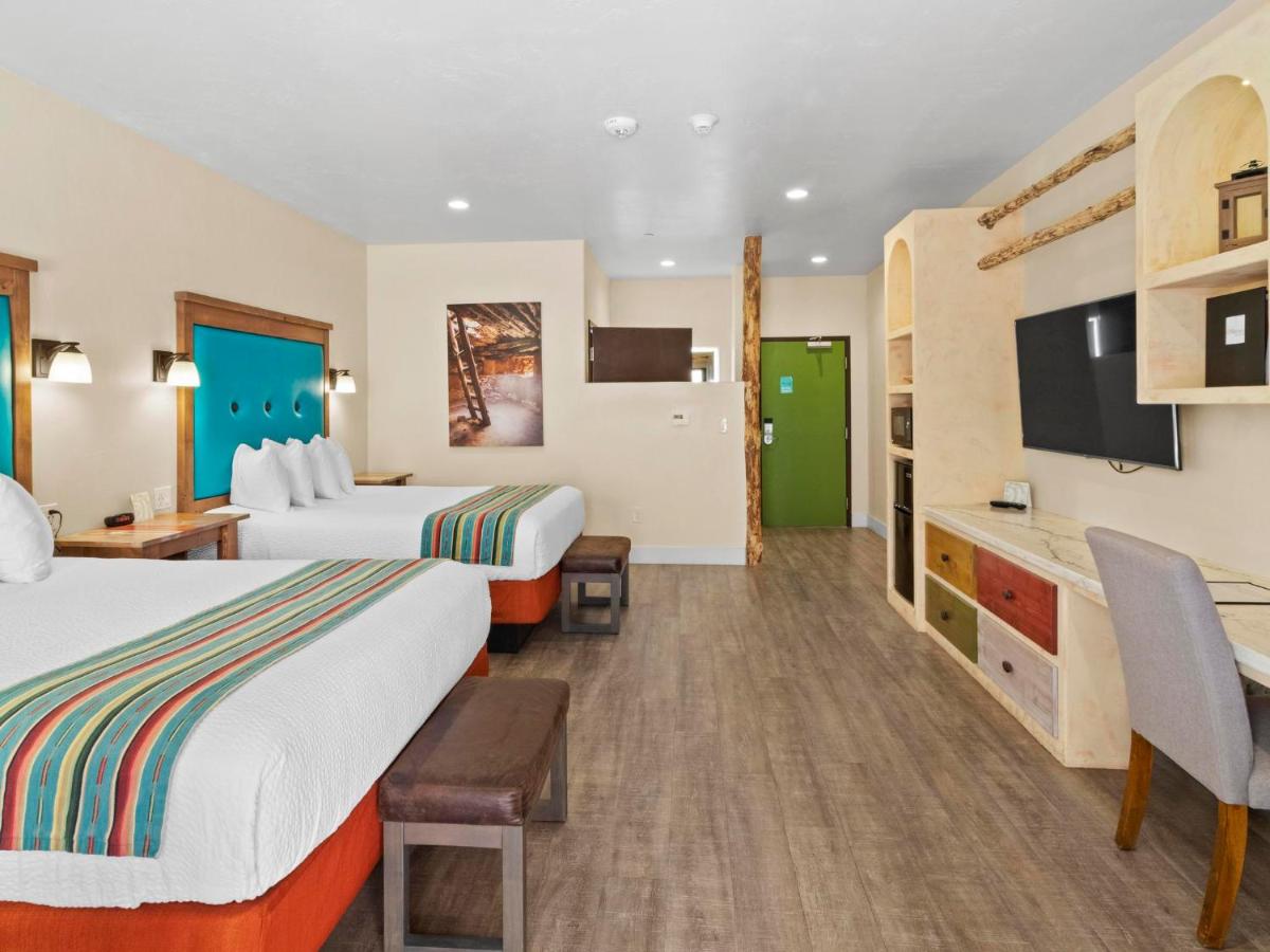 | Bluff Dwellings Resort