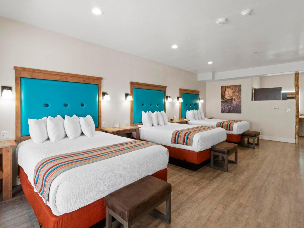 Deluxe Triple Room at Bluff Dwellings Resort