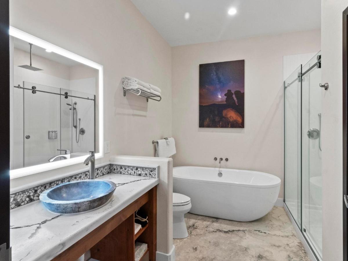 Deluxe Suite at Bluff Dwellings Resort