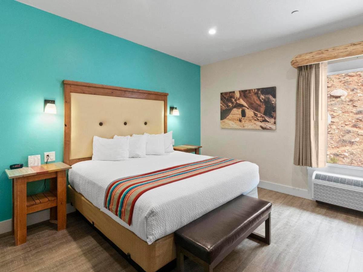 Deluxe Suite at Bluff Dwellings Resort