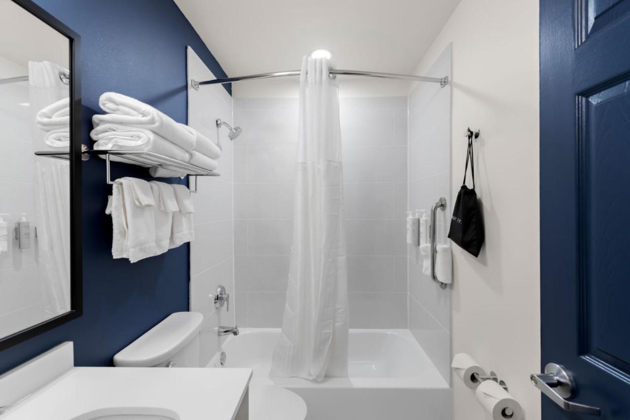 | Economy 7 Inn