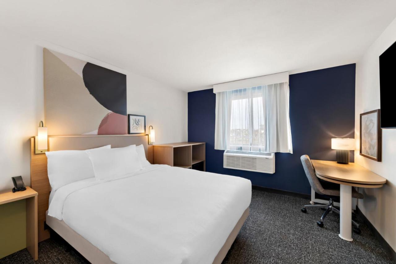 | Economy 7 Inn