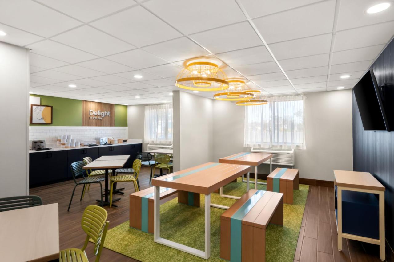 | Economy 7 Inn