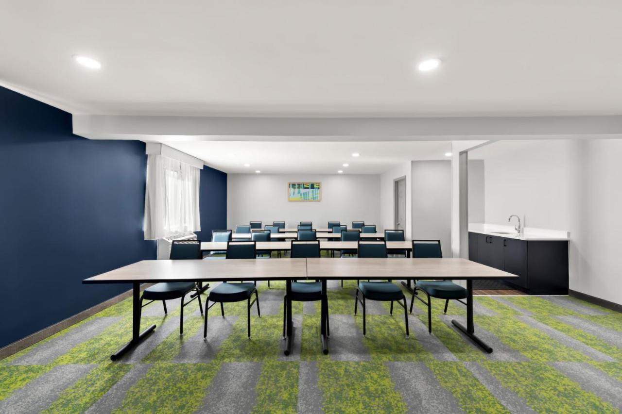 | Economy 7 Inn