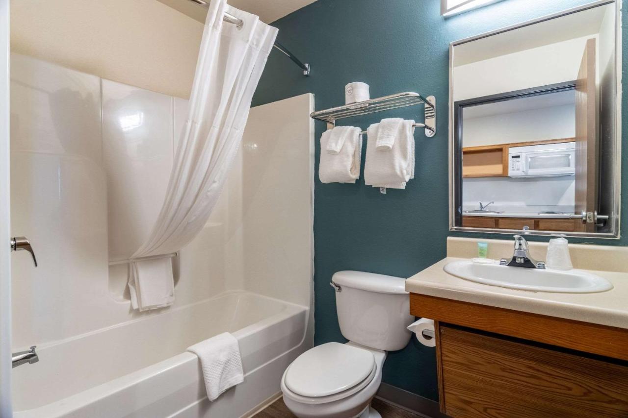 Queen Room at WoodSpring Suites Champaign near University