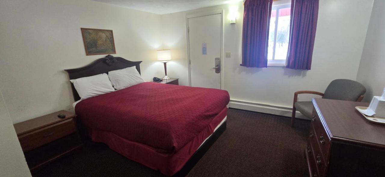 | Red Carpet Inn Pulaski