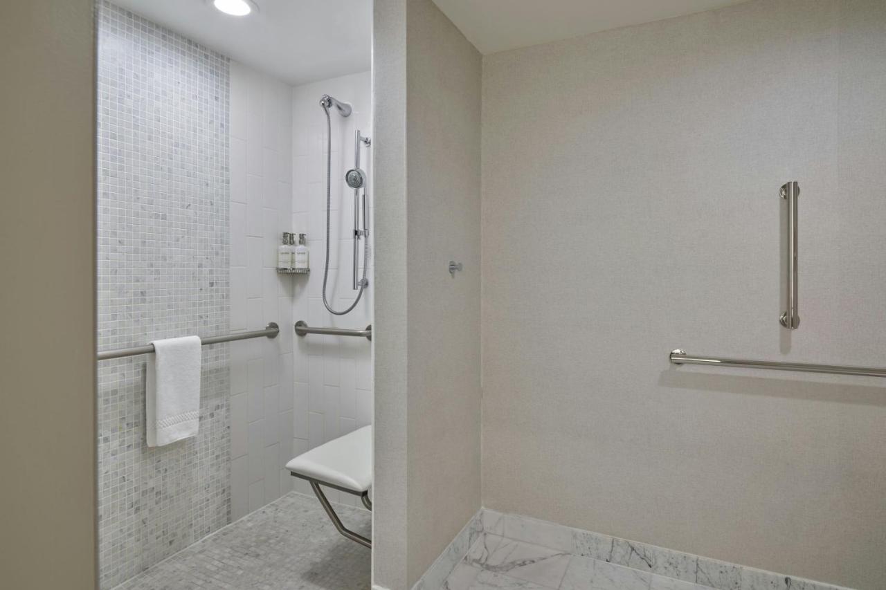 City Lights Room, Guest room, 1 King, City view, High floor at The Camby, Autograph Collection