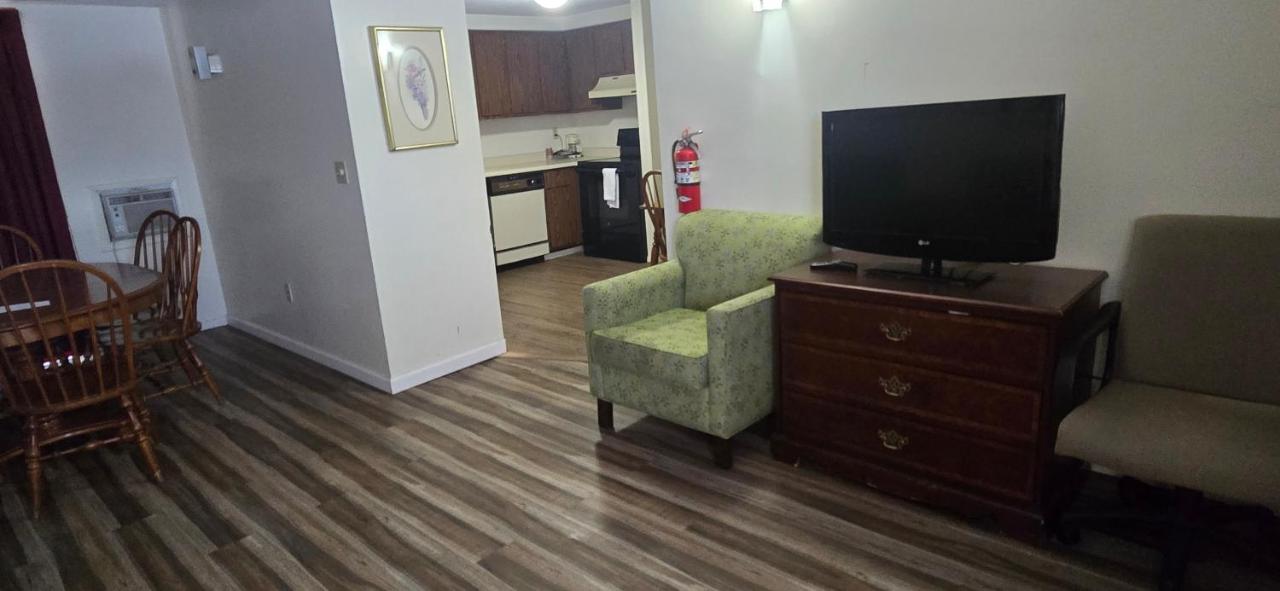 | Red Carpet Inn Pulaski