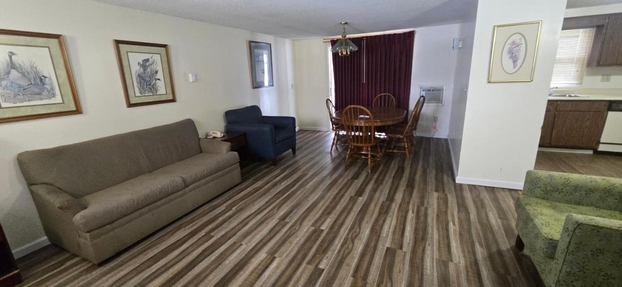 | Red Carpet Inn Pulaski