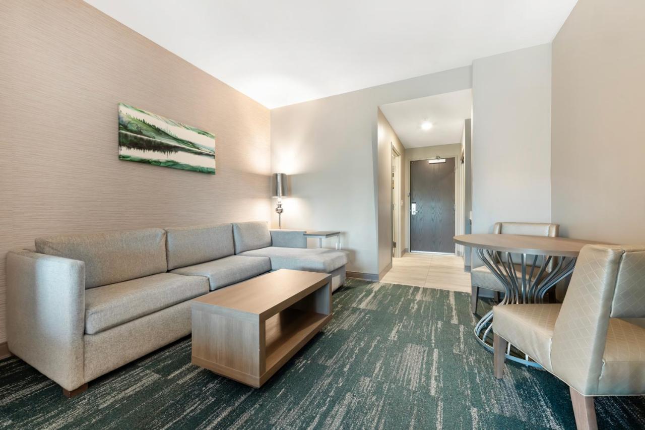 King Suite with Bath Tub - Disability Access at Best Western Plus Grand Rapids MN