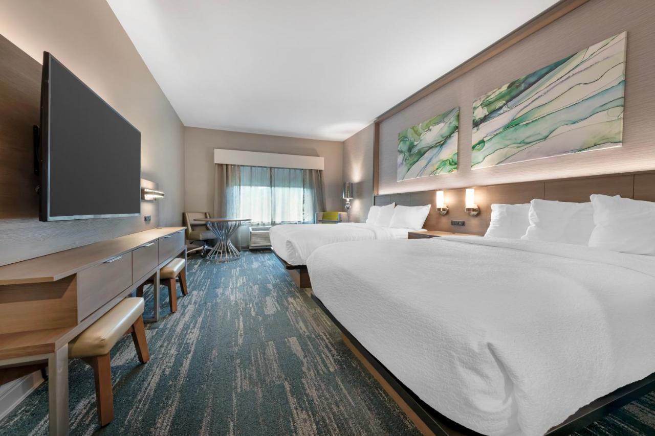 Queen Room with Two Queen Beds - Disability Access at Best Western Plus Grand Rapids MN