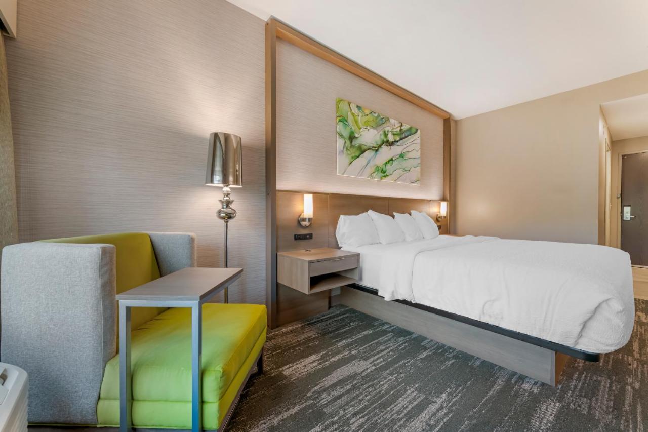 King Room at Best Western Plus Grand Rapids MN